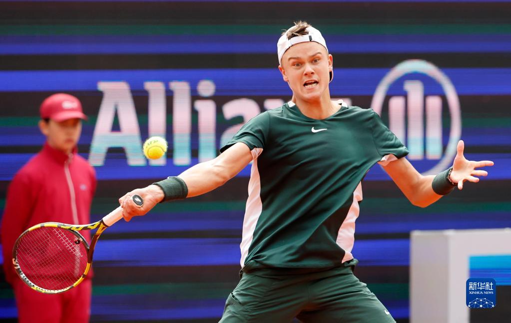 这是两队长 这是两队长